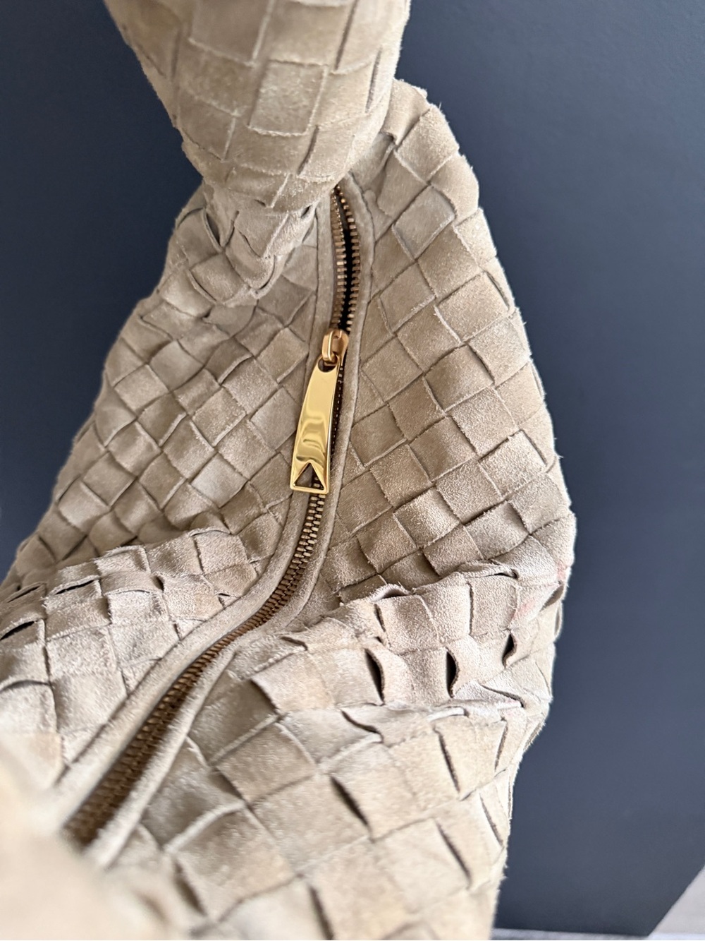 Bottega Veneta Tan Intrecciato Suede Shoulder Bag - Picture 4 of 14
